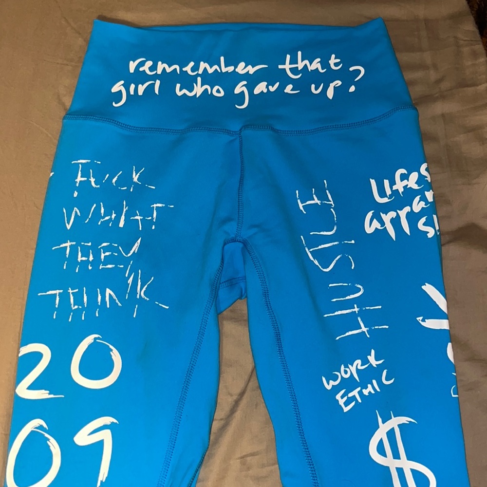 HT~U large blue stretchy work out leggings